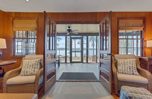 Cross Hill House | Boathouse Point on Lake Greenwood SC