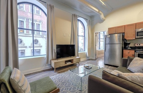 Boston Financial District Apartment | Bold, Spacious 2br in Boston`s Financial District