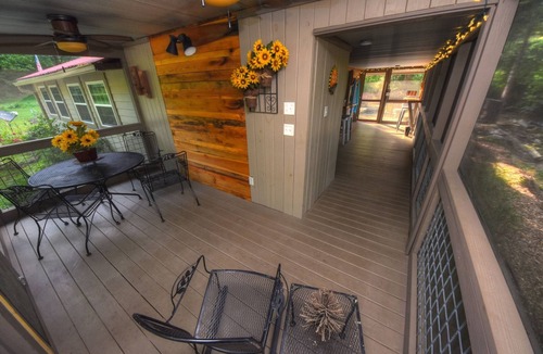 Skyland House | Bold Stream/Waterfall/Fire Pit/Gas Grill/Screened Porch-close to Lake Lure, AVL