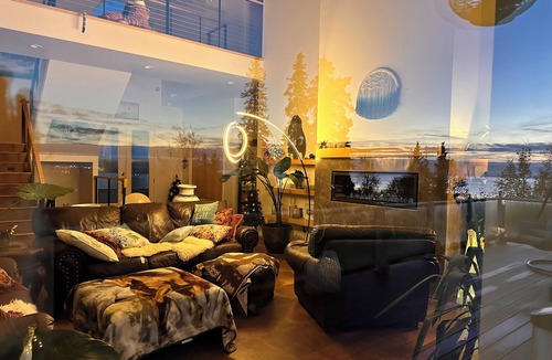 Rabbit Creek Bed & Breakfast | Boreal Sunset Flower Room