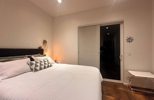 Rabbit Creek Bed & Breakfast | Boreal Sunset Flower Room