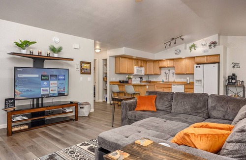 Badger Apartment | Borealis Abode: Abundant Amenities; Private Hot Tub, Pool Table, and King Bed
