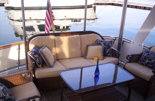 Charlestown Boat Rental | Boston Harbor Waterfront Yacht Escape near Freedom Trail 2B/2B sleeps 6 AC/Heat