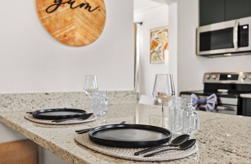 Welcome House | Boutique Wellness Retreat with Hot Tub Sleeps 5 Pets OK