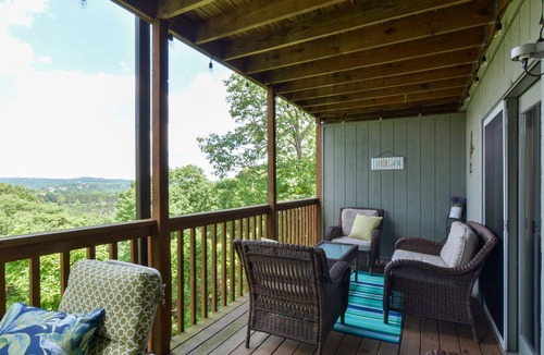 Notch Estates Condo | Branson Treehouse Retreat