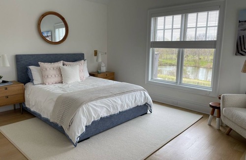 Bridgehampton House | Bridgehampton on Private Cul-de-sac overlooking pond