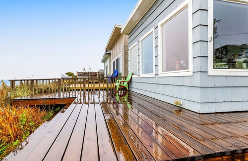 Gleneden Beach House | Bright oceanfront home with easy beach access & amazing views
