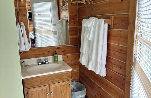 Homer Cabin | Brooks Falls, Homer Floatplane Lodge