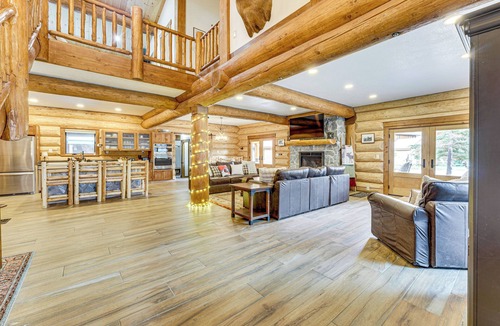 Red River Cabin | Cabin 3/4 Mi to Red River Ski & Summer Area