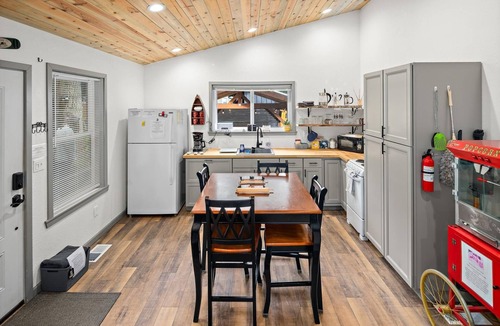 Paradise Estates House | Camp Nelson