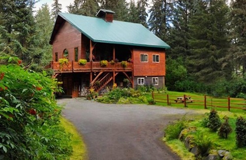 Alyeska Cottage | Carriage House - Kobuk's Cozy Timber frame Cottage