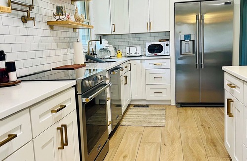 Franklin House | Carters Creek Cottage just minutes away from Franklin, Leipers Fork, South Hall.