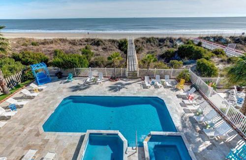 Isle of Palms House | Casa Banana Oceanfront on Ocean Blvd, 6 BD, sleeps 20, pool,hot tub, elevator