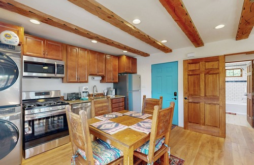 Historic Eastside Cottage | Casa Escondida - AC, Free WiFi, Full Kitchen, Private Patio & Grill