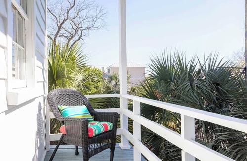 Cannonborough Elliotborough House | Casa Zoë | Cabana House – Bold Design, Prime Location