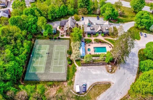 Proctorsville House | Castle Hill Resort Condo: 5 Mi to Slopes at Okemo!