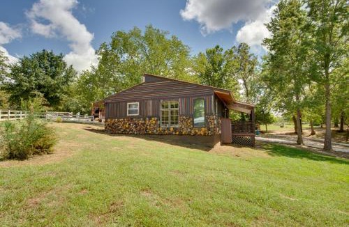 Lake Lafayette House | 'Cedar Pointe' - Peaceful Lake Cabin in Odessa