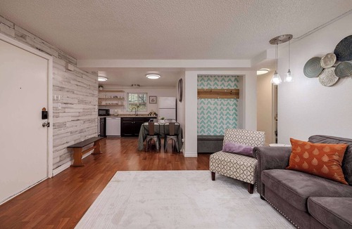 Taku - Campbell Apartment | Central 2BR Anchorage Adventure Hub