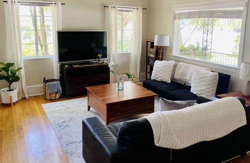 Charleston House | Central, cozy home with sweet cat - 10 min to downtown and beach!