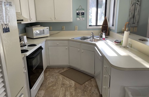 Oak Grove Villa | Change your attitude at Changes in Latitude on Edisto Island, And just get away.