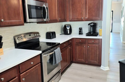 Brown Road House | Charlotte Executive 3BR Furnished Townhome Monthly Stay Near Airport