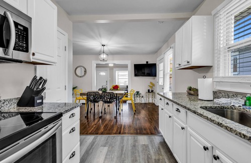 Villa Heights House | Charlotte Luxury 3BR Home NoDa