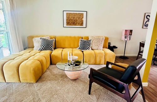 Clarksville House | Charming 2-bedroom bungalow in welcoming Austin with WiFi, AC