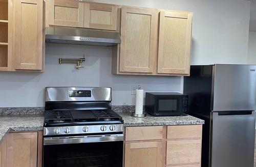 Hoonah Condo | Charming 2-bedroom condo near Hoonah harbor. full kitchen, sleeps 5 with WiFi.