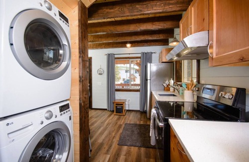 Homer Cottage | Charming 2-bedroom cottage in Homer perfect for relaxing stays.