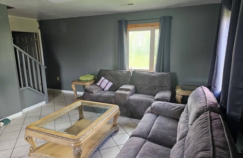 Fairbanks House | Charming 2-bedroom house just 12 miles from airport with spectacular auroras.