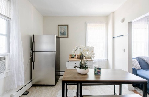 Riverside Apartment | Charming 2 bedroom near Central Square!