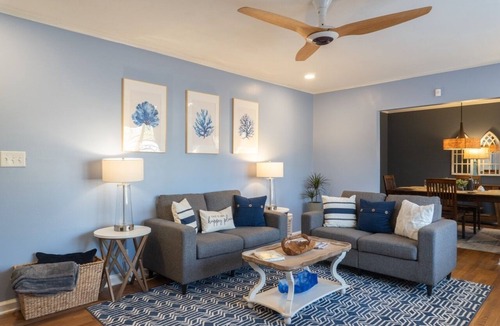 Macon House | Charming 3-bedroom house in Macon - centrally located to shopping and dining.