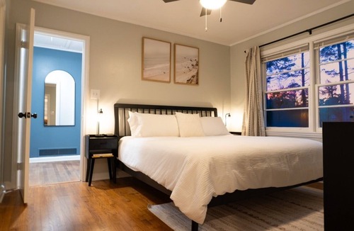 Macon House | Charming 3-bedroom house in Macon - centrally located to shopping and dining.