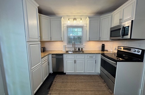 South Kansas City House | Charming 3-Bedroom House in KC - 15 Mins from World Cup Stadium