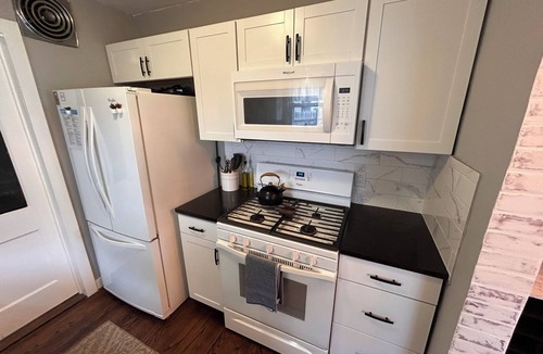 South Kansas City House | Charming 3-bedroom house with great backyard in Kansas City