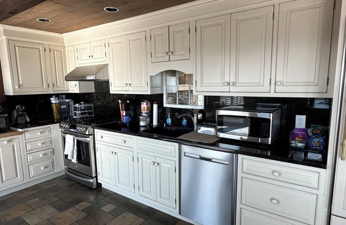 Leyden House | Charming 4 bdrm house with Views, 200 acres, Private Schools, Skiing, Hiking…