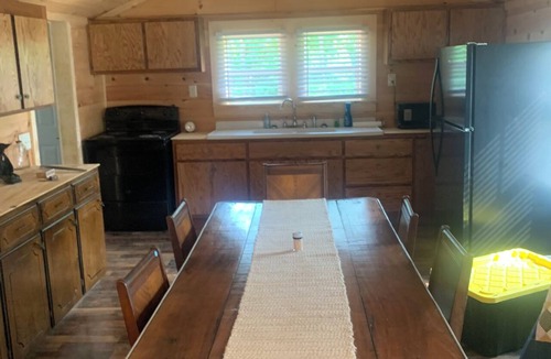 Sunset House | Charming 4-bedroom farmhouse w/WiFi, AC in lovely Eastatoee Valley, Sunset, SC.