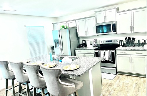 Paw Creek House | Charming 4-bedroom house in Queen City Charlotte