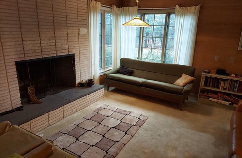 Ellington House | Charming 4-bedroom house in gorgeous Ellington with AC