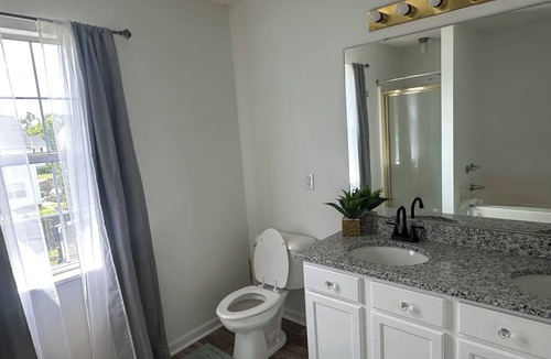 Huntcliff House | Charming 4-bedroom house with AC, WiFi in lovely Columbia