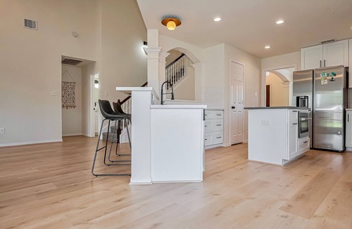 Katy House | Charming 4-bedroom Park House in Katy !