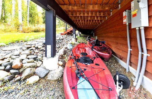 Big Lake Cabin | Charming Alaska Cabin Near Diamond Lake with Fire Pit, Kayaks & Northern Lights Views