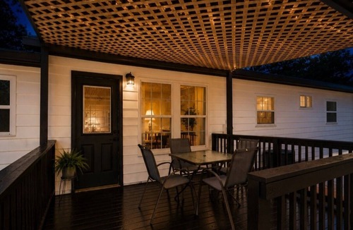 Austell House | Charming and centrally located 3-bedroom home in Austell