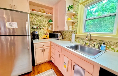 Asheville Cottage | Charming Asheville Cottage: HotTub+ Fire pit.Great Location! Near DT & Biltmore.