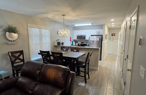 Myrtle Beach House | Charming, Clean & Pet Friendly, 2 bdrm, 2.5 bath, Close to Beach & Airport