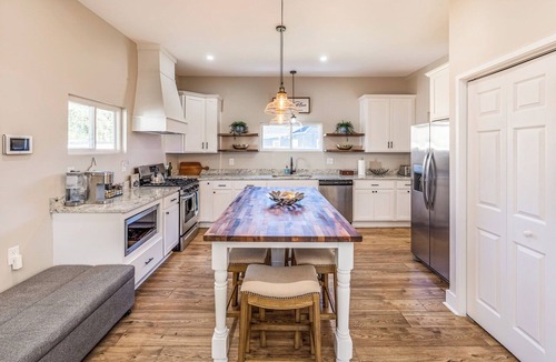 Dunean Cottage | Charming Cottage 7 Min to Downtown Greenville Near Prisma Health Parking