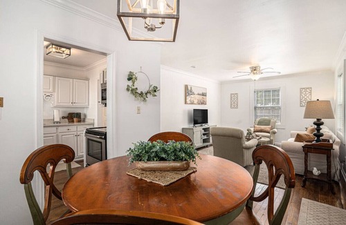 Mount Pleasant House | Charming, Cozy 3br/1ba Home Close to Shem Creek!