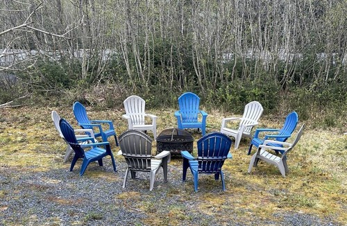 Bear Creek House | Charming Creekside Retreat Near Kenai Fjords in Seward, Alaska