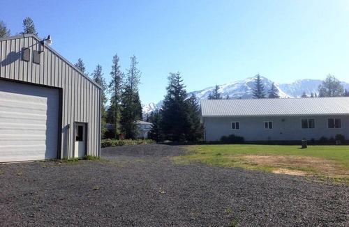Bear Creek House | Charming Creekside Retreat Near Kenai Fjords in Seward, Alaska