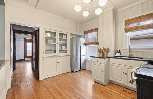 Midtown - Westport House | Charming Historic 1890 House | Hot Tub + Streetcar Access | KC